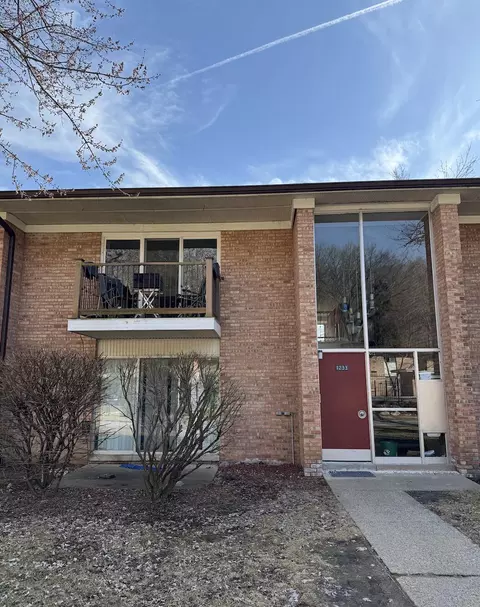 1233 Island Dr # 201, Ann Arbor, MI 48105