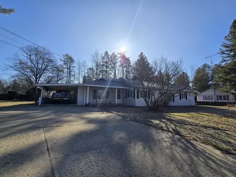 201 Nolan St, Mio, MI 48647