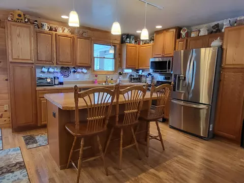 Kitchen - 1337 Eagle Point Rd, Grayling, MI 49738 photo 2 of 6