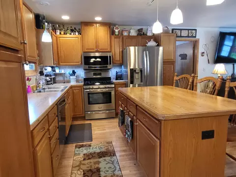 Kitchen - 1337 Eagle Point Rd, Grayling, MI 49738 photo 3 of 6
