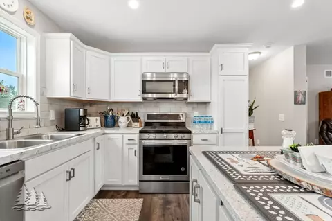 Kitchen - 3211 Jenson St, Lewiston, MI 49756 photo 10 of 12