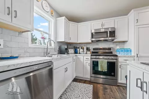 Kitchen - 3211 Jenson St, Lewiston, MI 49756 photo 3 of 12