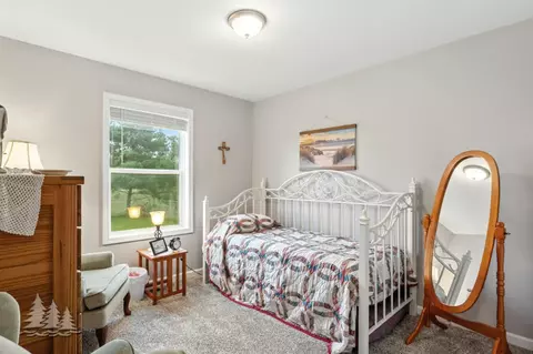 Bedroom - 3211 Jenson St, Lewiston, MI 49756 photo 14 of 19