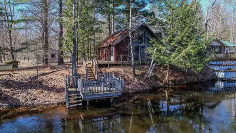 4911 S Paradise Rd, Falmouth, MI 49632
