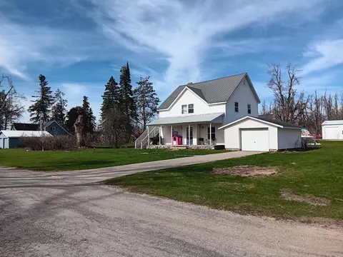 2960 Birch St, Johannesburg, MI 49751