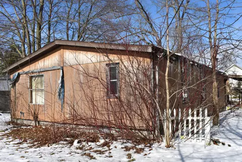 222 N E St, Cheboygan, MI 49721 photo 4