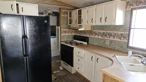 222 N E St, Cheboygan, MI 49721 photo 15