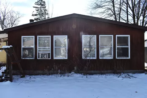 222 N E St, Cheboygan, MI 49721