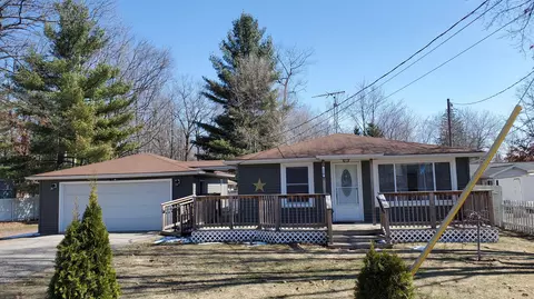 110 Oakwood Avenue Prudenville Mi 48651 Ave, Prudenville, MI 48651