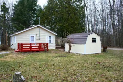 14492 95th Avenue Rodney Mi 49342 Ave, Rodney, MI 49342