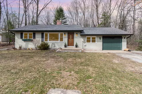259 Hillsdale Dr, Roscommon, MI 48653