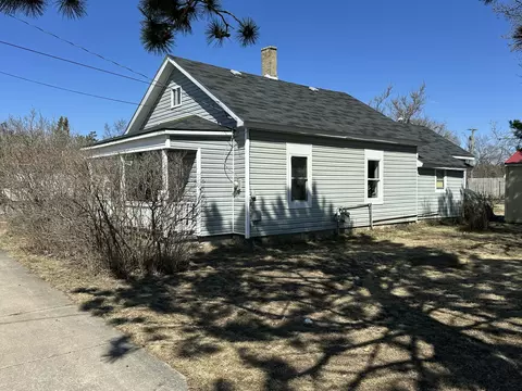 401 Mikado St, Grayling, MI 49738