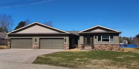 202 Ashwood Rd, Prudenville, MI 48651