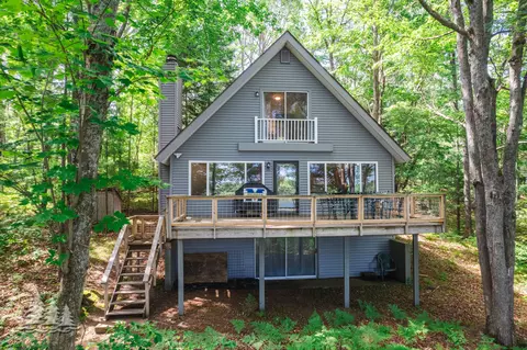 13480 Caulkins Lake Rd, Johannesburg, MI 49751