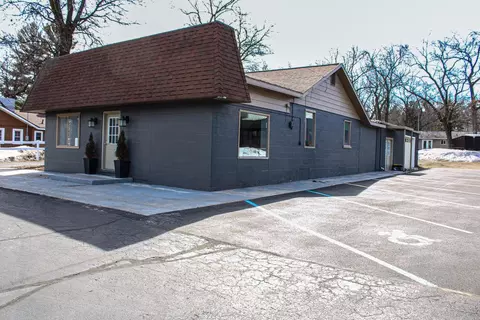 3269 W Houghton Lake Dr, Houghton Lake, MI 48629