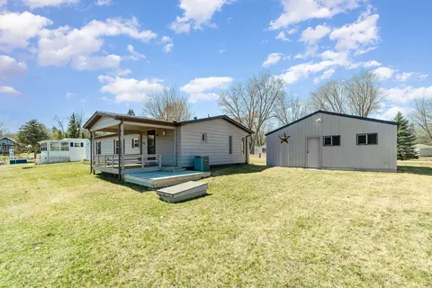 Exterior - 1524 E Lake Point Dr, Gladwin, MI 48624 photo 2 of 2
