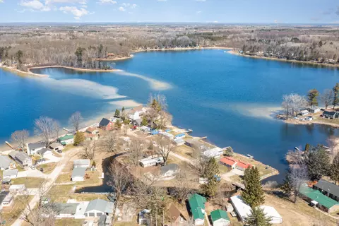 View/Area - 1524 E Lake Point Dr, Gladwin, MI 48624 photo 2 of 4