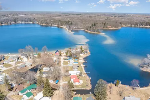 View/Area - 1524 E Lake Point Dr, Gladwin, MI 48624 photo 3 of 4