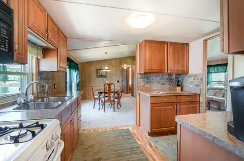 Kitchen - 1524 E Lake Point Dr, Gladwin, MI 48624 photo 1 of 3