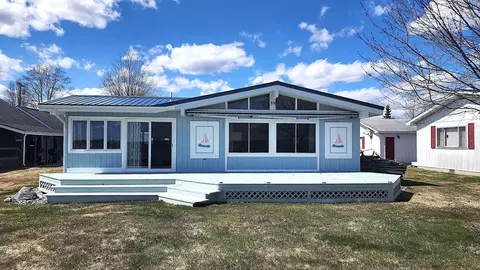 13368 W Shore Dr, Houghton Lake, MI 48629
