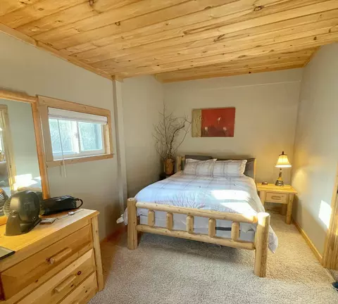 Bedroom - 815 907 Backcast Trl, Grayling, MI 49738 photo 2 of 3