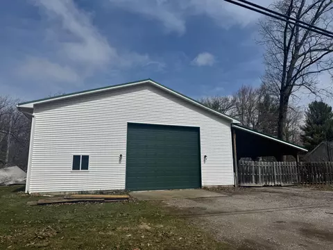 233 Oakdale Dr, Prudenville, MI 48651