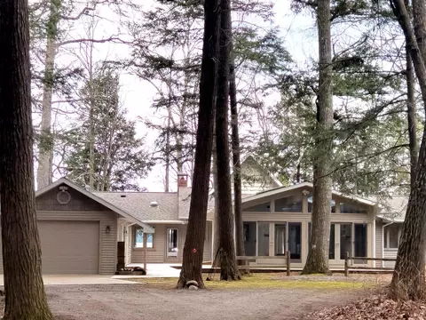 2050 Danish Landing Rd, Grayling, MI 49738