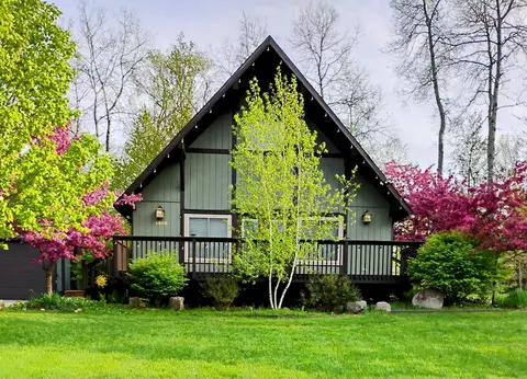 1500 Goldenrod Drive Dr, Houghton Lake, MI 48629
