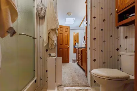 Bath - 4849 Betterly Dr, Cheboygan, MI 49721 photo 2 of 6