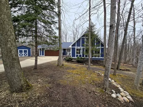 7229 Snow Goose Cir, Gaylord, MI 49735