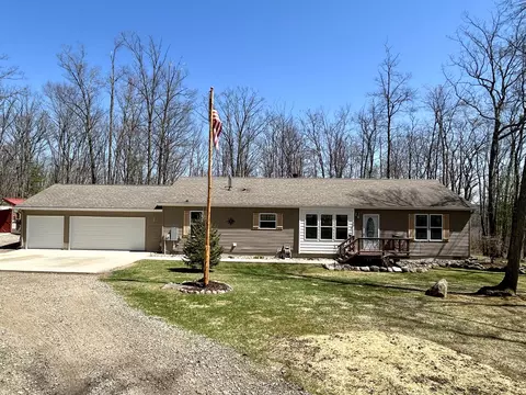7752 Huron Forest Rd, Roscommon, MI 48653