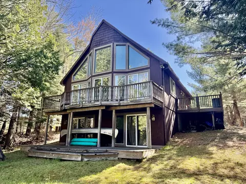 2330 Kirkland Dr, Grayling, MI 49738
