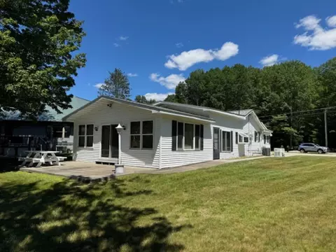 1548 Lake James Dr, Prudenville, MI 48651