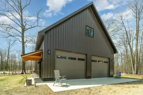 3525 E Pointe Dr, Beaverton, MI 48612 photo 2
