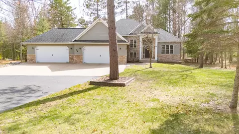 216 Meadowlark Rd, Roscommon, MI 48653