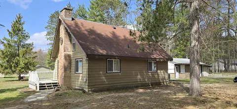 109 Woodcrest Dr, Roscommon, MI 48653