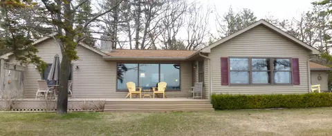 8644 N Point Shores Rd, Alpena, MI 49707