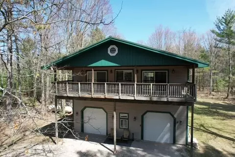 8670 N Everett Rd, Roscommon, MI 48653