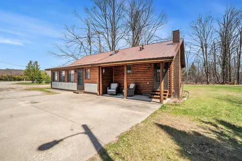 267 W Thumb Lake Rd, Vanderbilt, MI 49795 photo 4