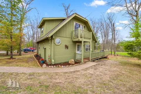 854 Golf Cottage Dr, Lewiston, MI 49756