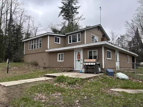 12275 S Kellyville Rd, Atlanta, MI 49709