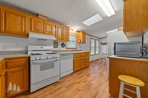 5335 Pinecrest Dr, Lewiston, MI 49756 photo 29