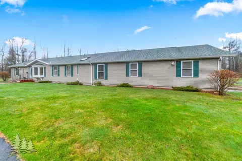5335 Pinecrest Dr, Lewiston, MI 49756 photo 5