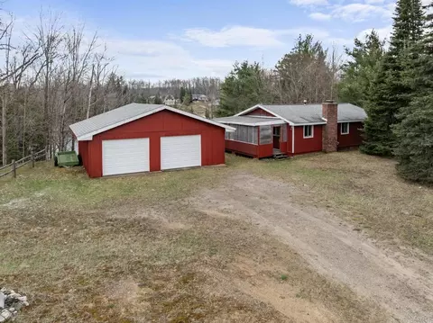 15757 Lakeway Dr, Wolverine, MI 49799