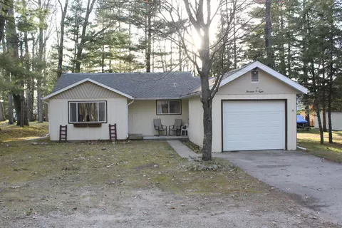 1408 Iroquois Ave, Prudenville, MI 48651