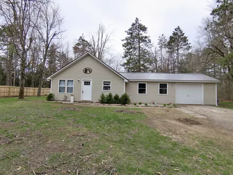 11706 Pettenger Rd, Atlanta, MI 49709