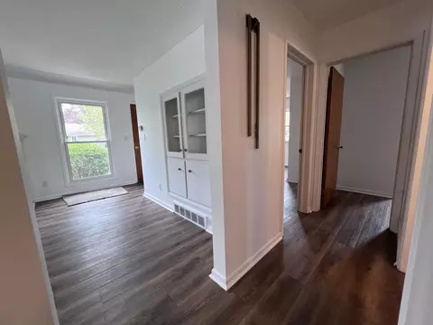 1203 Devonshire Ct, Owosso, MI 48867 photo 7