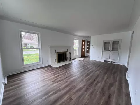 1203 Devonshire Ct, Owosso, MI 48867 photo 5