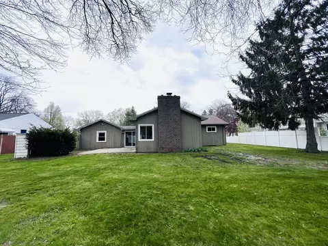 1203 Devonshire Ct, Owosso, MI 48867 photo 4