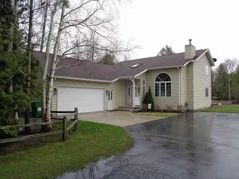 139 Bear Point Rd, Alpena, MI 49707